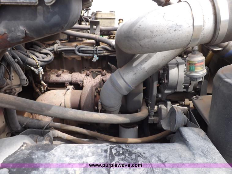 image for item F6492 2000 Freightliner FL60 semi truck