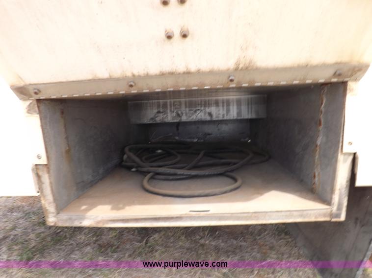 image for item F6492 2000 Freightliner FL60 semi truck