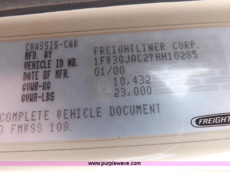 image for item F6492 2000 Freightliner FL60 semi truck