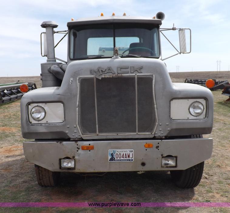 1969 Mack R600 semi truck in Balko, OK | Item F6493 sold | Purple Wave