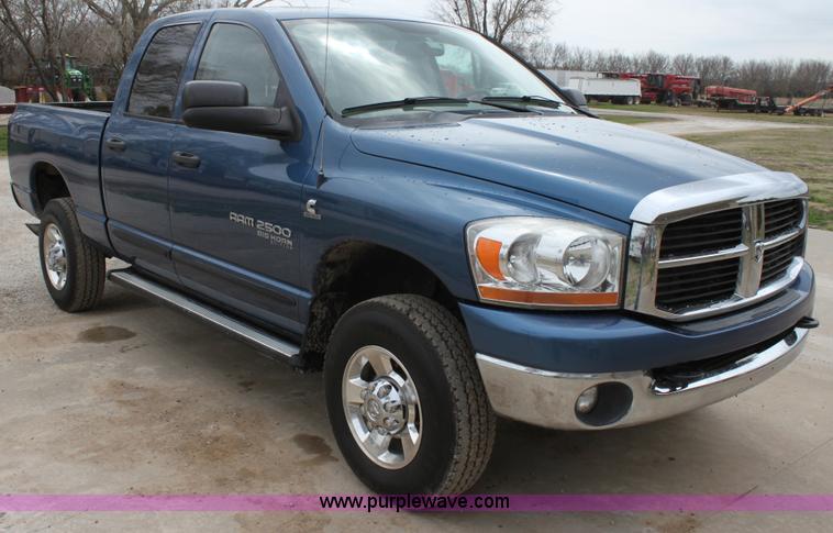 image for item F8683 2006 Dodge Ram 2500 SLT pickup truck