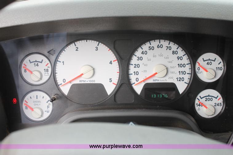 image for item F8683 2006 Dodge Ram 2500 SLT pickup truck