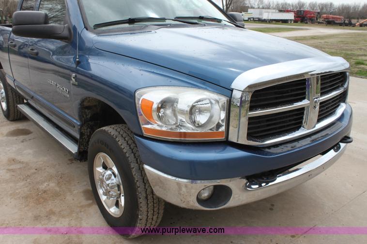 image for item F8683 2006 Dodge Ram 2500 SLT pickup truck