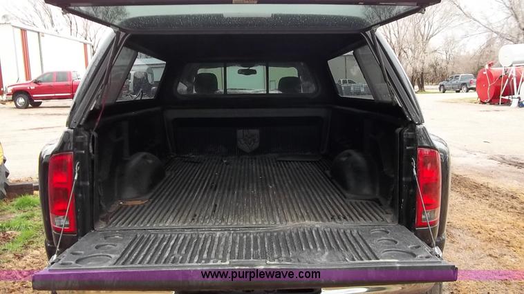 image for item F8685 2003 Dodge truck bed