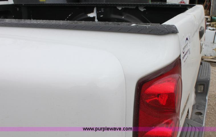 image for item F8686 2008 truck bed