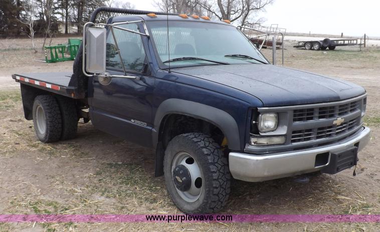 image for item F8759 1998 Chevrolet 3500 flatbed pickup truck