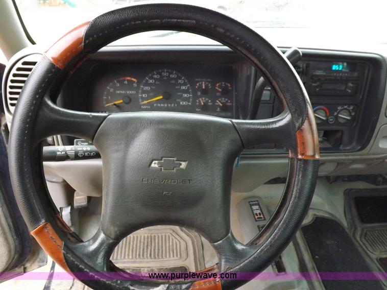 image for item F8759 1998 Chevrolet 3500 flatbed pickup truck