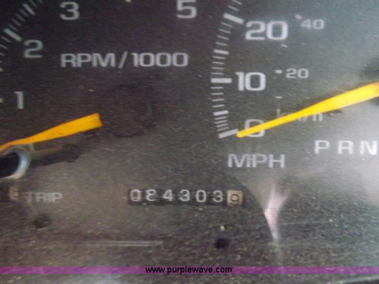 image for item F8759 1998 Chevrolet 3500 flatbed pickup truck