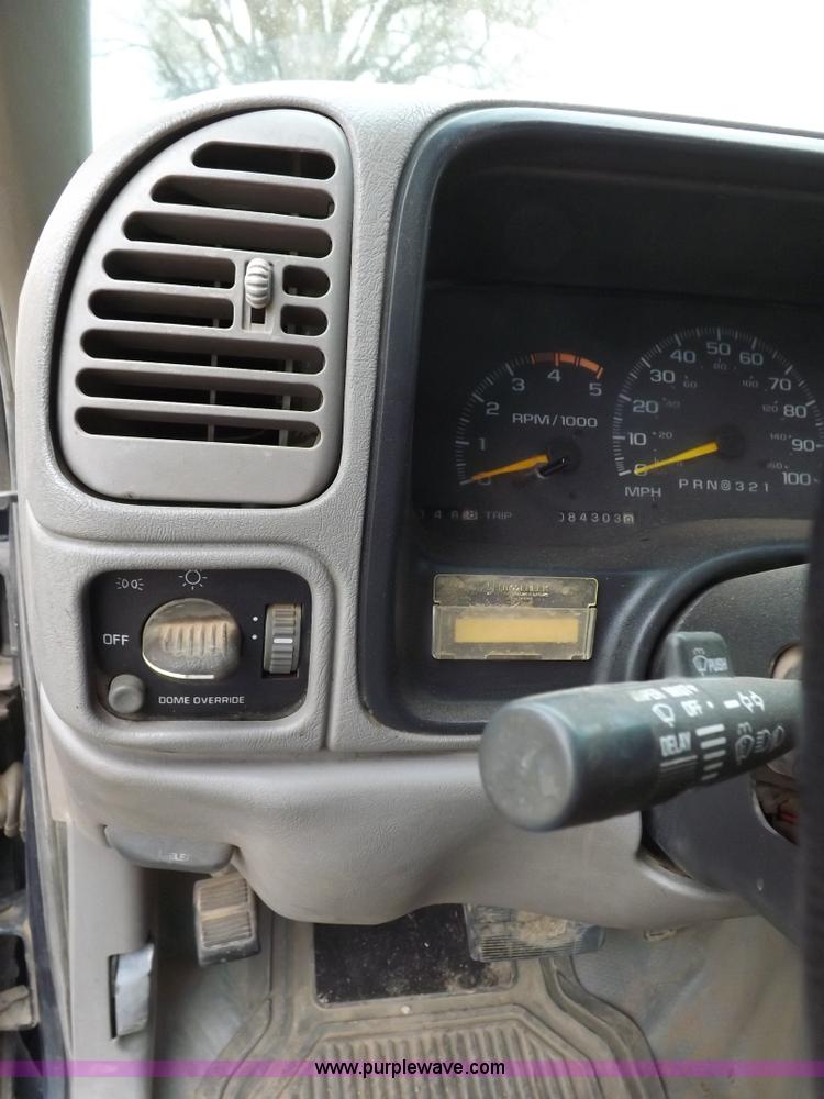 image for item F8759 1998 Chevrolet 3500 flatbed pickup truck