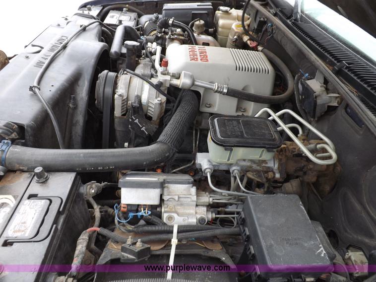 image for item F8759 1998 Chevrolet 3500 flatbed pickup truck