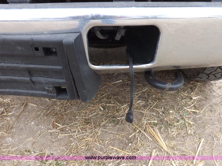 image for item F8759 1998 Chevrolet 3500 flatbed pickup truck