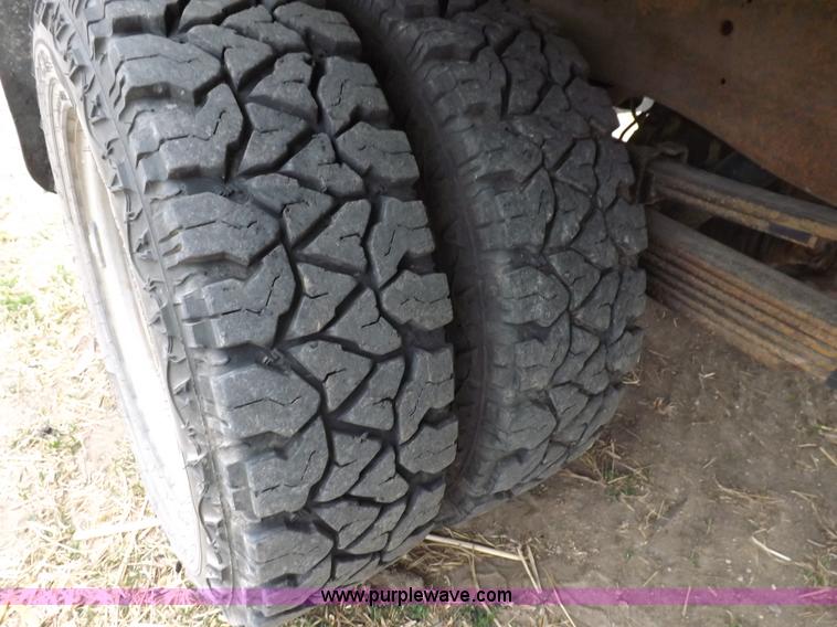 image for item F8759 1998 Chevrolet 3500 flatbed pickup truck