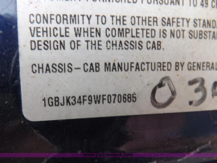 image for item F8759 1998 Chevrolet 3500 flatbed pickup truck