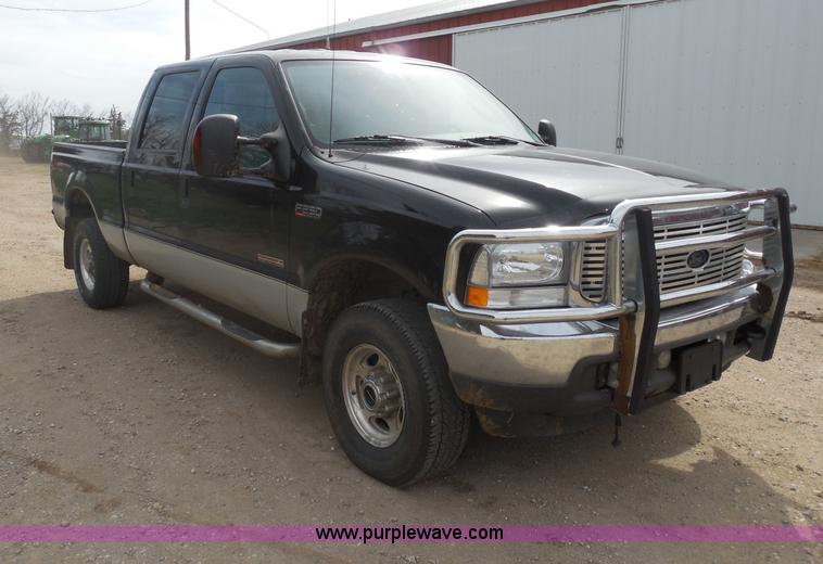 image for item F8793 2004 Ford F250 Super Duty Lariat Crew Cab pickup truck