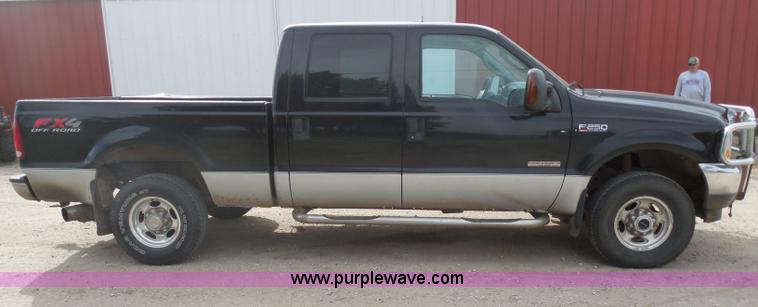 image for item F8793 2004 Ford F250 Super Duty Lariat Crew Cab pickup truck