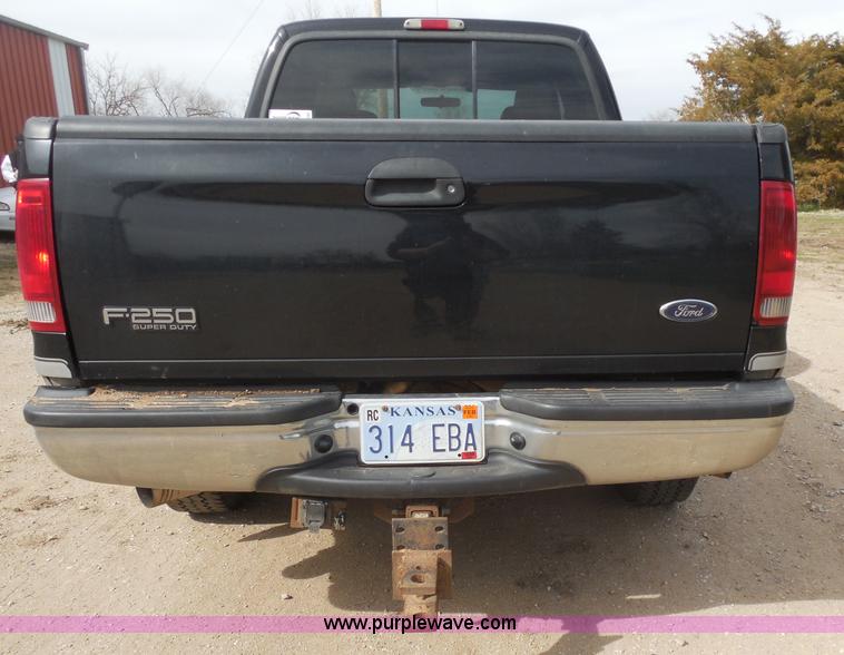 image for item F8793 2004 Ford F250 Super Duty Lariat Crew Cab pickup truck