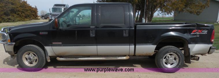 image for item F8793 2004 Ford F250 Super Duty Lariat Crew Cab pickup truck