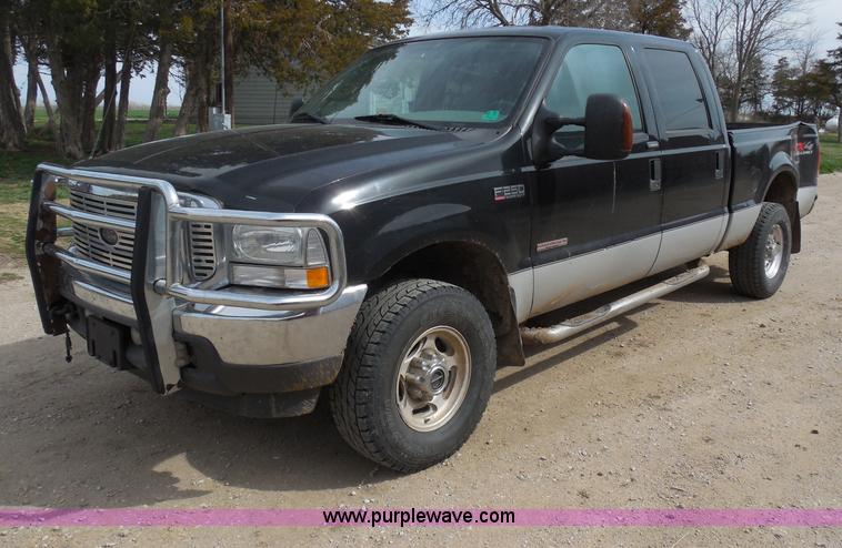 image for item F8793 2004 Ford F250 Super Duty Lariat Crew Cab pickup truck