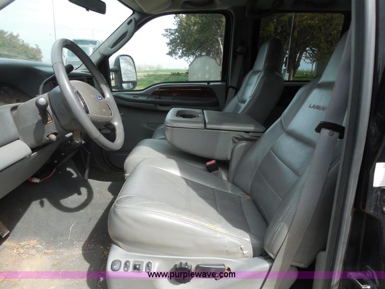 image for item F8793 2004 Ford F250 Super Duty Lariat Crew Cab pickup truck