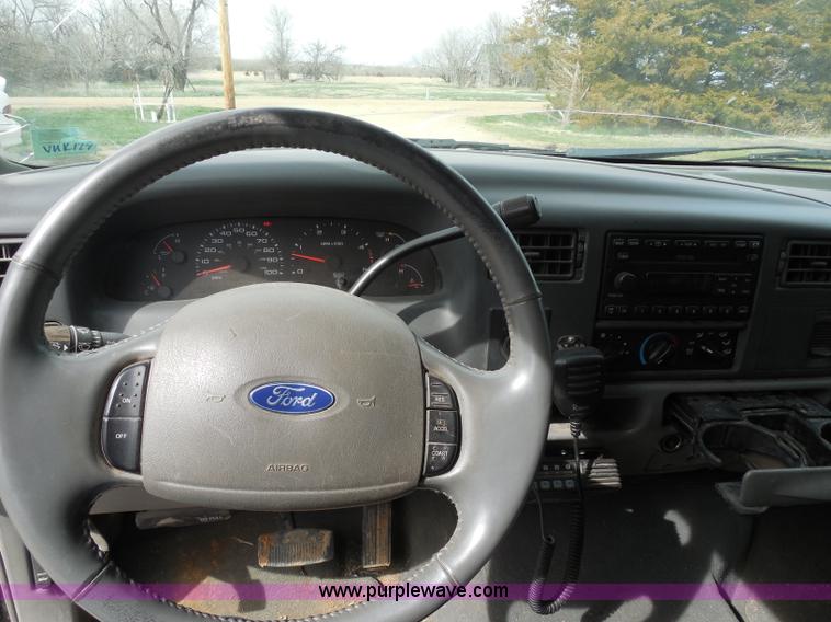 image for item F8793 2004 Ford F250 Super Duty Lariat Crew Cab pickup truck