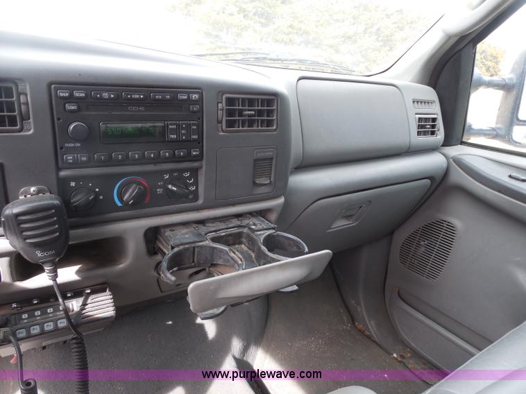 image for item F8793 2004 Ford F250 Super Duty Lariat Crew Cab pickup truck