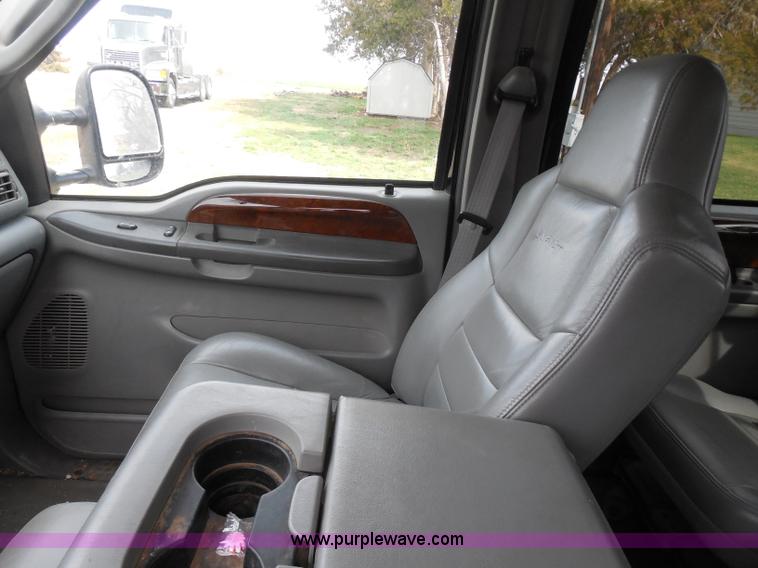 image for item F8793 2004 Ford F250 Super Duty Lariat Crew Cab pickup truck