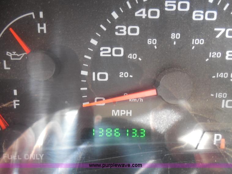 image for item F8793 2004 Ford F250 Super Duty Lariat Crew Cab pickup truck