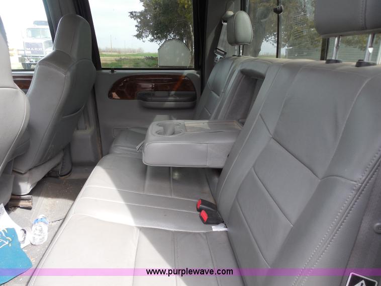 image for item F8793 2004 Ford F250 Super Duty Lariat Crew Cab pickup truck