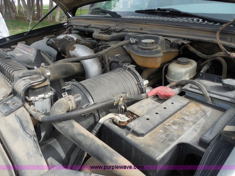 image for item F8793 2004 Ford F250 Super Duty Lariat Crew Cab pickup truck