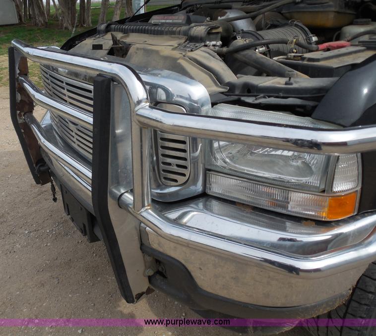 image for item F8793 2004 Ford F250 Super Duty Lariat Crew Cab pickup truck