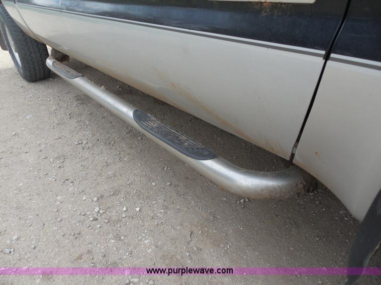 image for item F8793 2004 Ford F250 Super Duty Lariat Crew Cab pickup truck