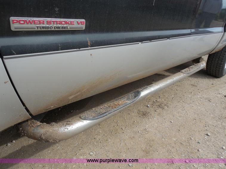 image for item F8793 2004 Ford F250 Super Duty Lariat Crew Cab pickup truck