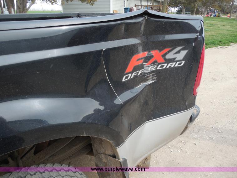 image for item F8793 2004 Ford F250 Super Duty Lariat Crew Cab pickup truck