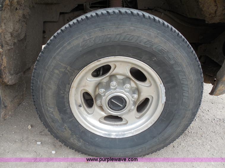 image for item F8793 2004 Ford F250 Super Duty Lariat Crew Cab pickup truck