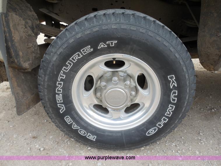 image for item F8793 2004 Ford F250 Super Duty Lariat Crew Cab pickup truck