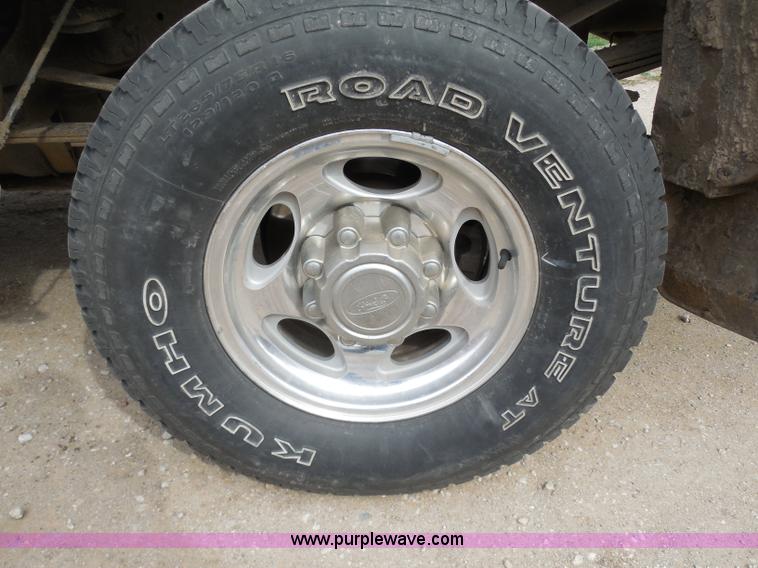 image for item F8793 2004 Ford F250 Super Duty Lariat Crew Cab pickup truck