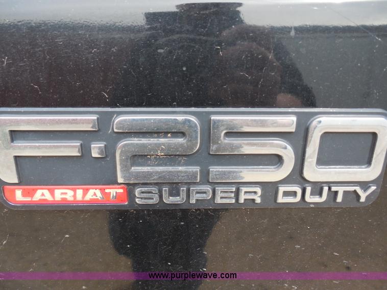 image for item F8793 2004 Ford F250 Super Duty Lariat Crew Cab pickup truck