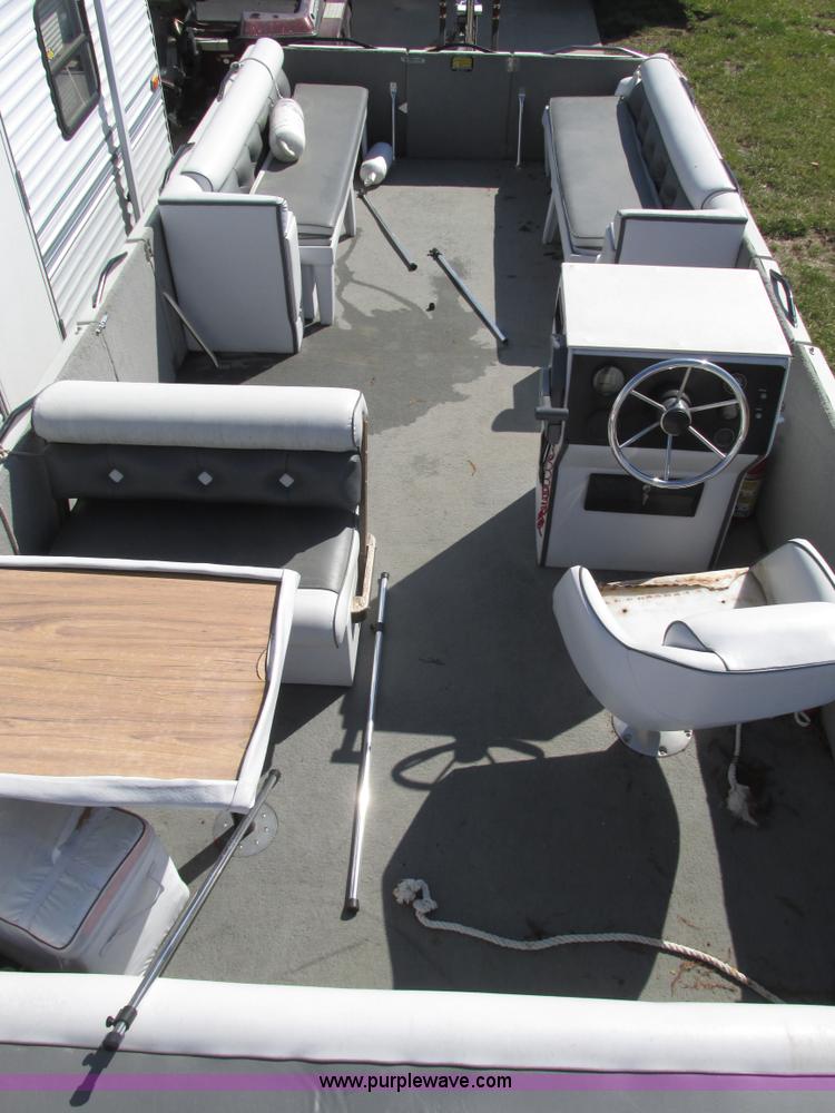 image for item G3072 1989 Ventura II limited edition 27' pontoon boat