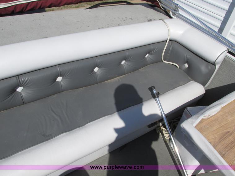 image for item G3072 1989 Ventura II limited edition 27' pontoon boat