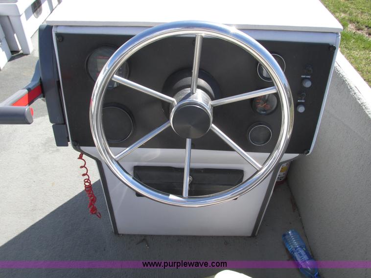 image for item G3072 1989 Ventura II limited edition 27' pontoon boat