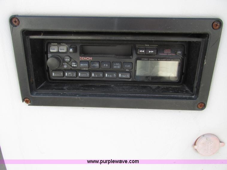 image for item G3072 1989 Ventura II limited edition 27' pontoon boat