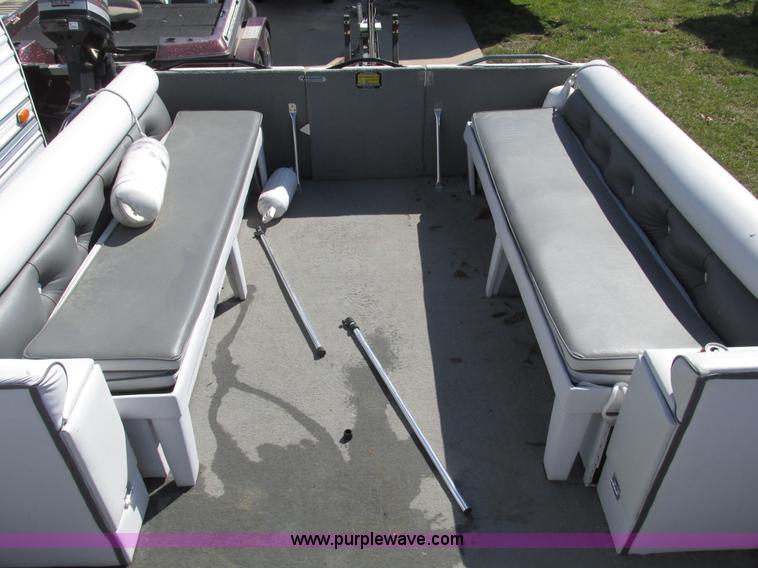image for item G3072 1989 Ventura II limited edition 27' pontoon boat