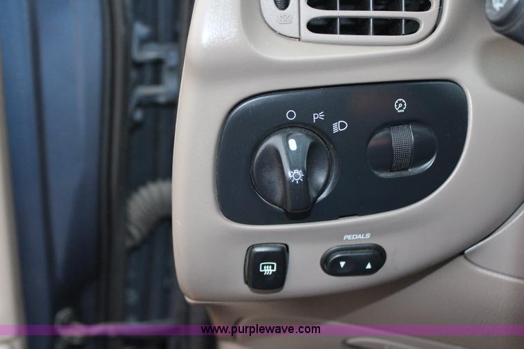 image for item G5106 2001 Ford Expedition XLT SUV