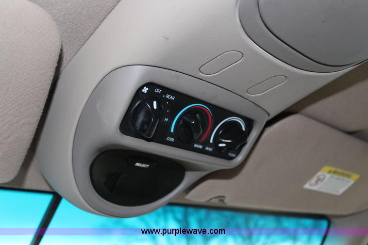 image for item G5106 2001 Ford Expedition XLT SUV