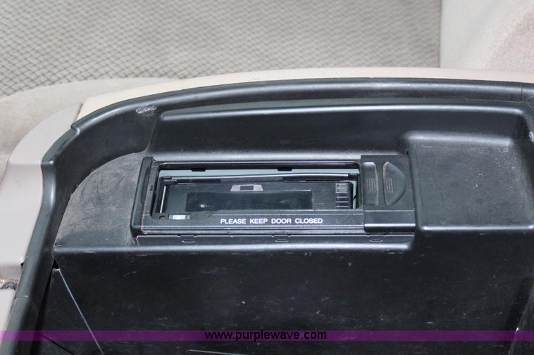 image for item G5106 2001 Ford Expedition XLT SUV