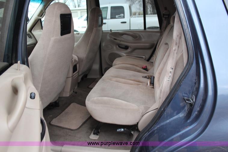 image for item G5106 2001 Ford Expedition XLT SUV