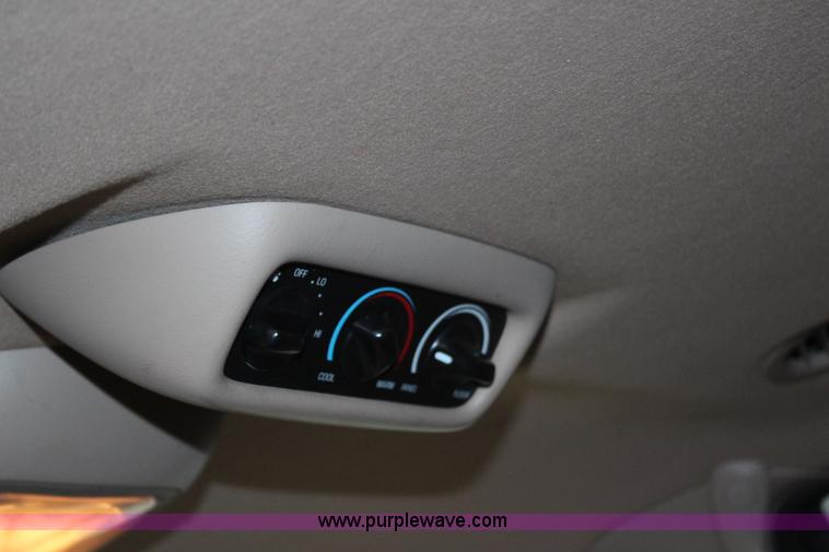 image for item G5106 2001 Ford Expedition XLT SUV