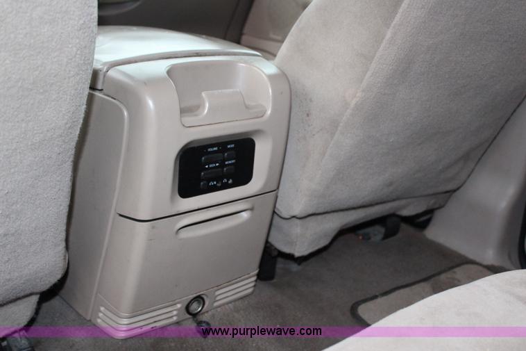 image for item G5106 2001 Ford Expedition XLT SUV