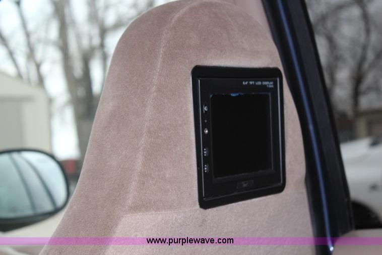 image for item G5106 2001 Ford Expedition XLT SUV