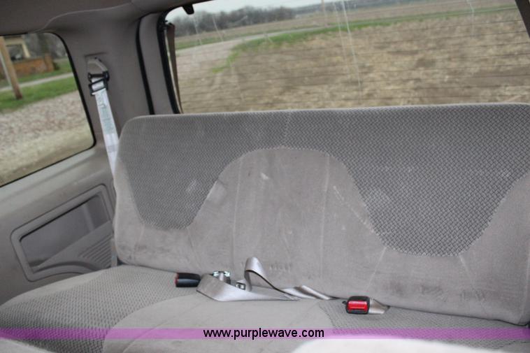 image for item G5106 2001 Ford Expedition XLT SUV